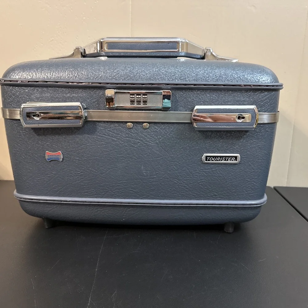 Vintage American Tourister Make Up Train Case Carry On Luggage Posable Mirror